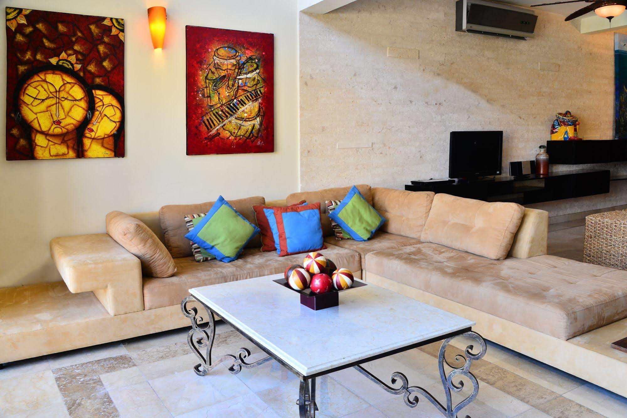 Residencia El Faro 3*