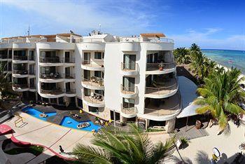 Residencia El Faro 3*