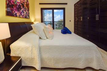 Residencia El Faro 3*