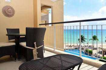 Residencia El Faro 3*