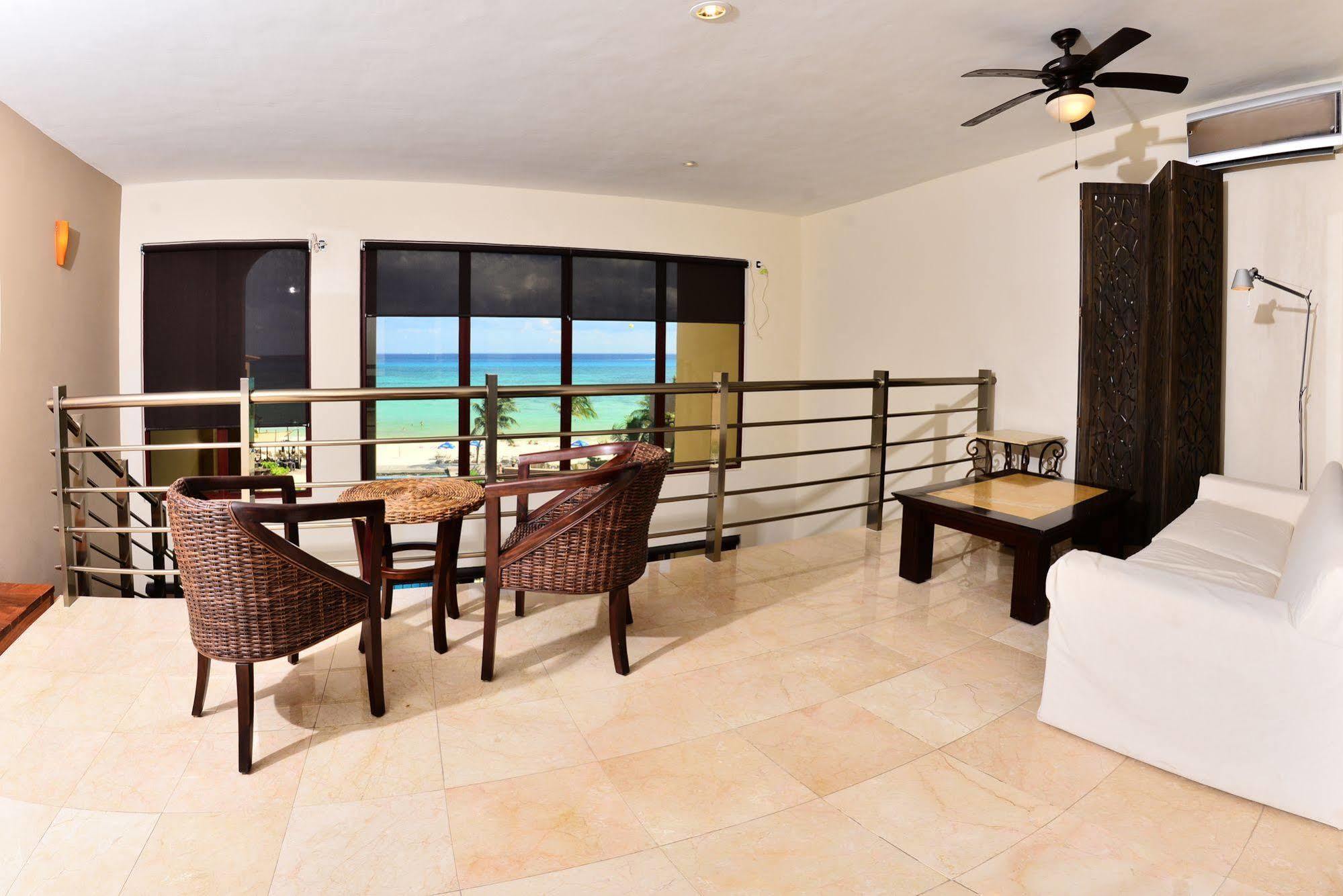 Residencia El Faro 3*